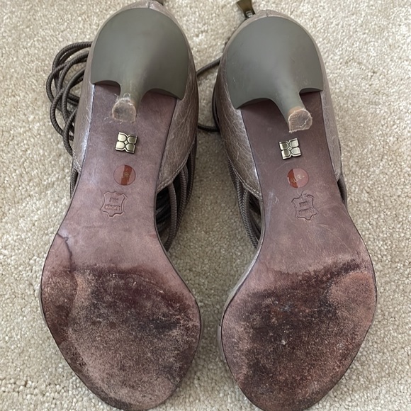 BCBG MA-NIKOLE: Taupe 7.5M - Picture 5 of 6